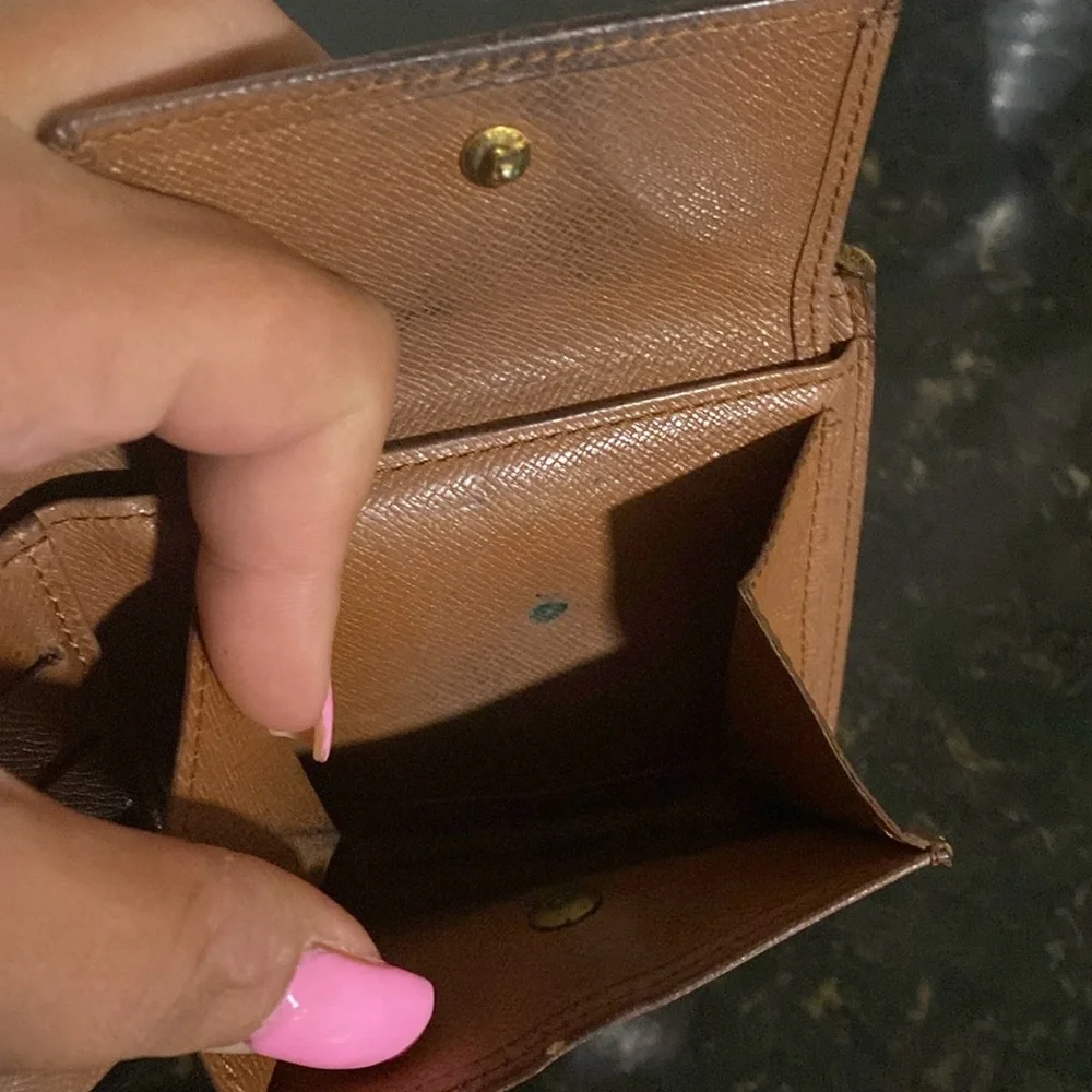 Authentic Louis Vuitton vintage wallet, monogram Needs love on inside (inside)